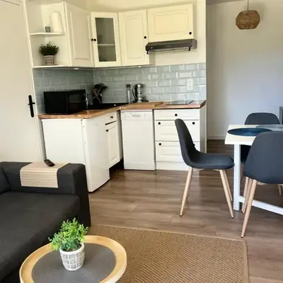37m with terrace and garden near the sea