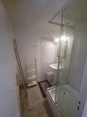 Salle de bains dans l'établissement Gîte Normand Le Merle blanc 2 à 6 personnes