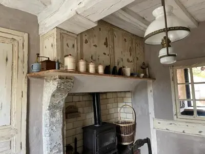 Cuisine ou kitchenette dans l'établissement Gîte de charme, salle de jeux, proche plage du débarquement