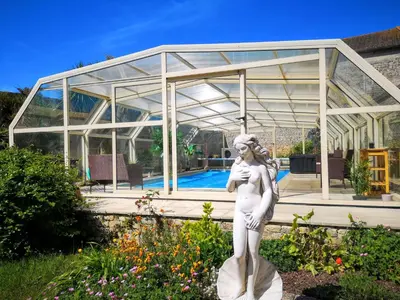 Piscine de l'établissement Villa Athena, séjour bien-être et éthique ou située à proximité