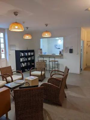 Coin salon dans l'établissement L'Autre Lieu