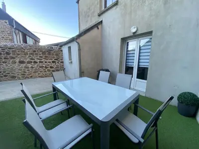 Terrasse ou espace extérieur de l'établissement Gite comme chez soi Ducey les Chèris
