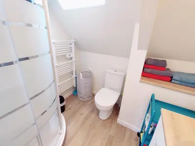 Salle de bains dans l'établissement Maison 50m2 - 2 chambres - Jardin