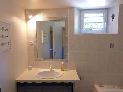 Salle de bains dans l'établissement La saunière - Chez Hélène - Gîtes en baie