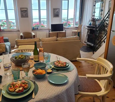 Boissons dans l'établissement Appartement de charme en duplex face au port de Barfleur
