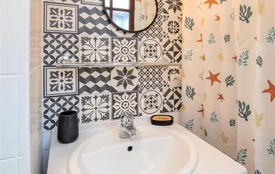 Salle de bains dans l'établissement Beautiful Apartment In Grandcamp-Maisy