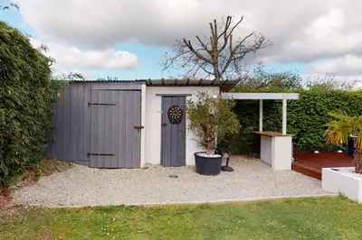 Jardin de l'établissement Les 3 Pommiers : gîte en Suisse Normande