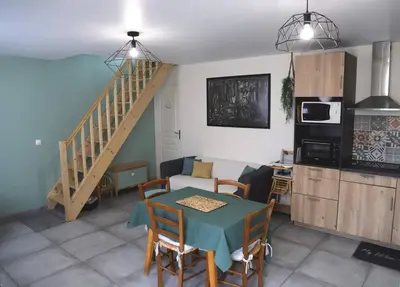 Cuisine ou kitchenette dans l'établissement Maison chaleureuse entre mer et campagne