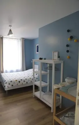 Un ou plusieurs lits dans un hébergement de l'établissement Maison chaleureuse entre mer et campagne