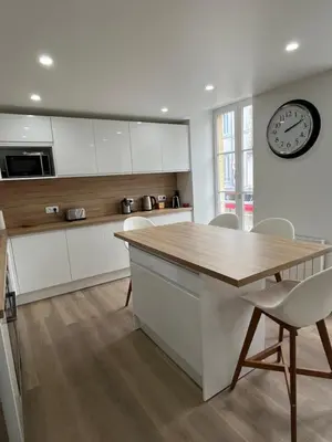 Cuisine ou kitchenette dans l'établissement Bella, Joli appt rénové dans le bourg