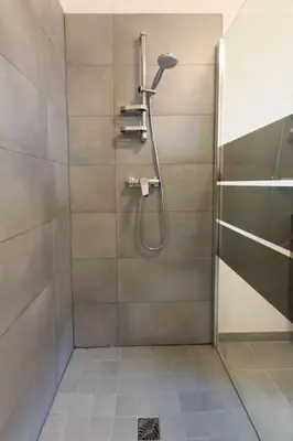 Salle de bains dans l'établissement Villa en bord de mer SPA / Sauna (N)