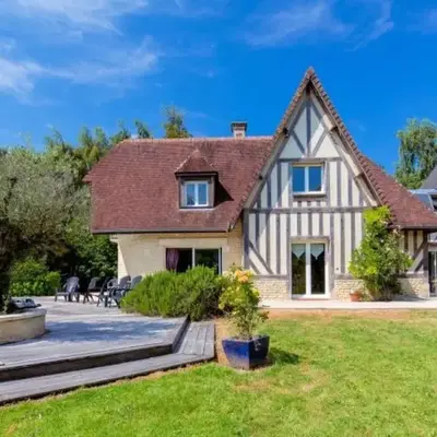 GÎTE LA TOURELLE AVEC PISCINE chauffée - 5 mn de la mer et Cabourg