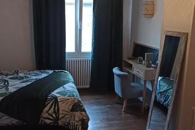 Un ou plusieurs lits dans un hébergement de l'établissement Petite maison de bourg proche A84