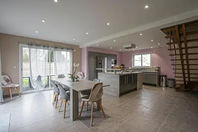 Cuisine ou kitchenette dans l'établissement Kokana modern holiday home