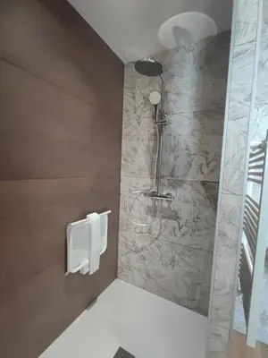 Salle de bains dans l'établissement Le Gîte de Daisy
