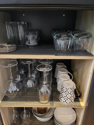 Cuisine ou kitchenette dans l'établissement Le Trois Fleurs