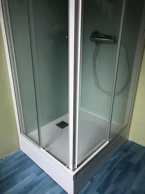 Salle de bains dans l'établissement Maison a 400 m de la mer