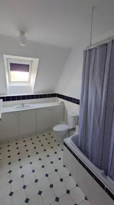 Salle de bains dans l'établissement Gîte la Mer, à la campagne en Normandie, proche du Mont St Michel