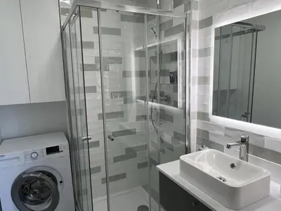 Salle de bains dans l'établissement Cabourg: Duplex Rénové 2P, Plage Directe, Fibre - FR-1-487-351