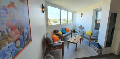 Coin salon dans l'établissement Magnifique appartement 46 m2 entièrement rénové et équipé à neuf - 4 personnes