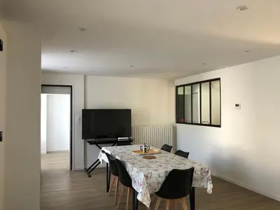 Télévision ou salle de divertissement dans l'établissement Gîte Sidney