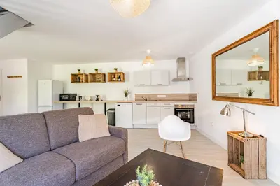 Cuisine ou kitchenette dans l'établissement L’orne