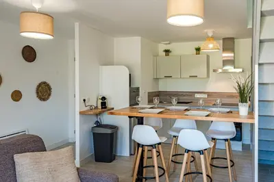 Cuisine ou kitchenette dans l'établissement L’odon