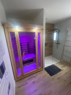Salle de bains dans l'établissement Escapade Normande avec son sauna privé