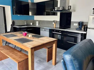 Cuisine ou kitchenette dans l'établissement L'Ostréa, maison avec jardin à 200m de la mer-wifi