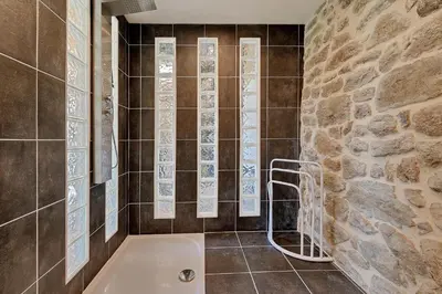 Salle de bains dans l'établissement La Coquelière - Belle maison pour 5