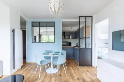 Cuisine ou kitchenette dans l'établissement Eole - Vue mer, à 200 m de la plage