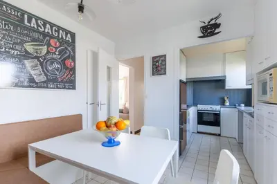 Cuisine ou kitchenette dans l'établissement La maison des dunes - Proche plage pour 6