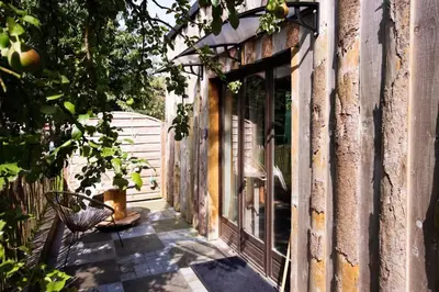 Jardin de l'établissement Le Gîte insolite Gonnedouillé