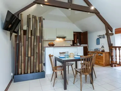 Cuisine ou kitchenette dans l'établissement Holiday Home Les Grands Près by Interhome