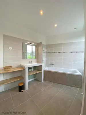 Salle de bains dans l'établissement Gîte de la Poste