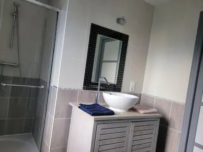 Salle de bains dans l'établissement La Vallée