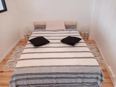 Un ou plusieurs lits dans un hébergement de l'établissement Appartement rénové, 1 chambre, 300m de la gare, près du centre de Granville - FR-1-361-479