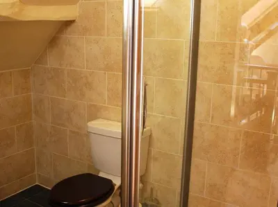 Salle de bains dans l'établissement Golden Light Cottage Escape